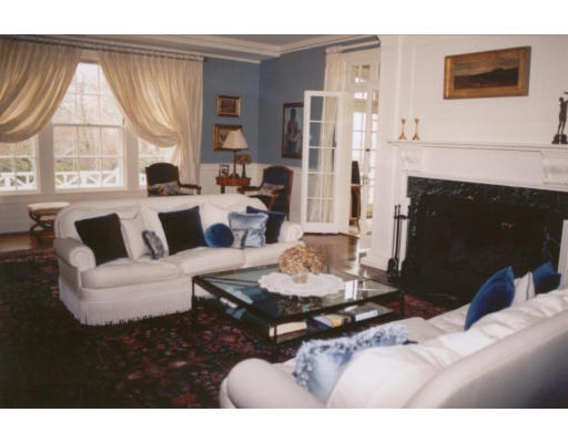 33 Harbor Street Manchester, MA 01944 - Photo 6 of 10 Gallery Image 6