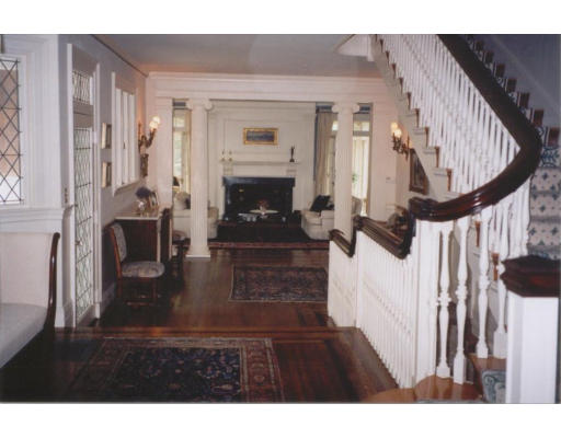 33 Harbor Street Manchester, MA 01944 - Photo 8 of 10 Gallery Image 8