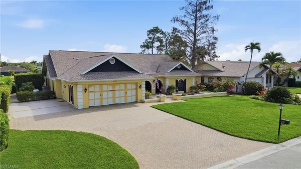$899,000 | 2274 Queens Way, Naples, FL 34112