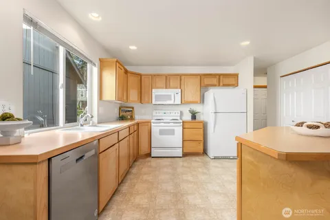 $535,000 | 923 Sarah Court Northwest, Olympia, WA 98502