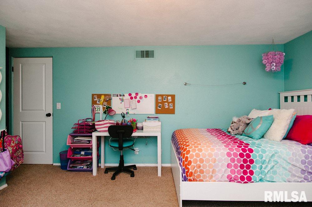 708 Westgate Road Washington, IL 61571 - Photo 13 of 25 Gallery Image 13