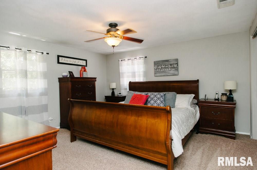 708 Westgate Road Washington, IL 61571 - Photo 14 of 25 Gallery Image 14