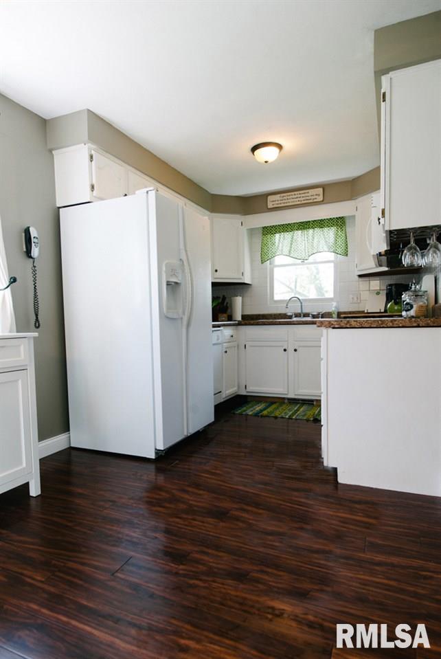 708 Westgate Road Washington, IL 61571 - Photo 3 of 25 Gallery Image 3