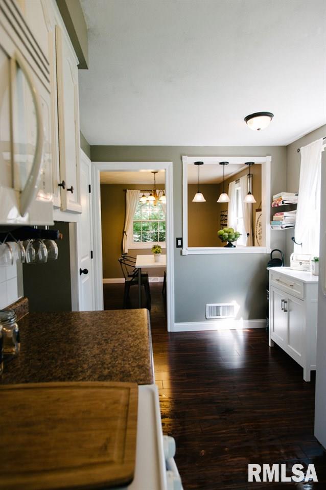 708 Westgate Road Washington, IL 61571 - Photo 5 of 25 Gallery Image 5