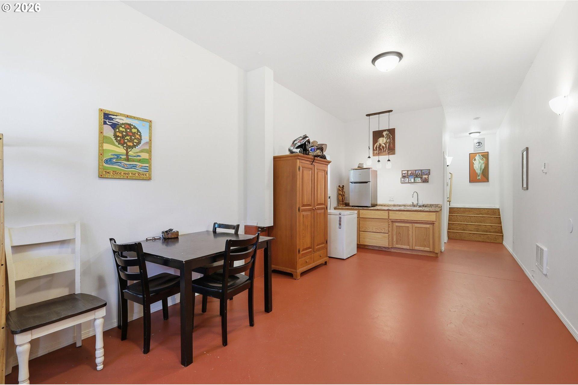 76566 Davis Road Oakridge, OR 97463 - Photo 29 of 42 Gallery Image 29