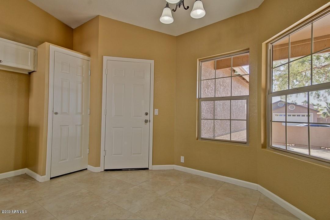 9012 West Granada Road Phoenix, AZ 85037 - Photo 12 of 36 Dine in kitchen