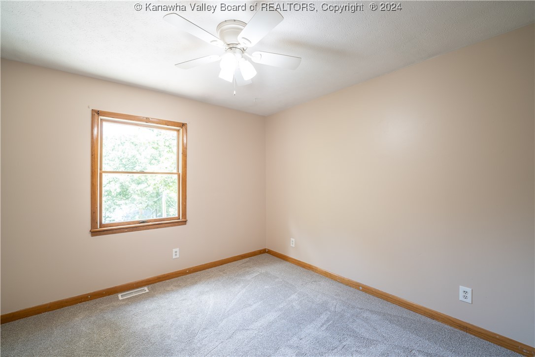 73 Chestnut Road Elkview, WV 25071 - Photo 7 of 33 Gallery Image 7