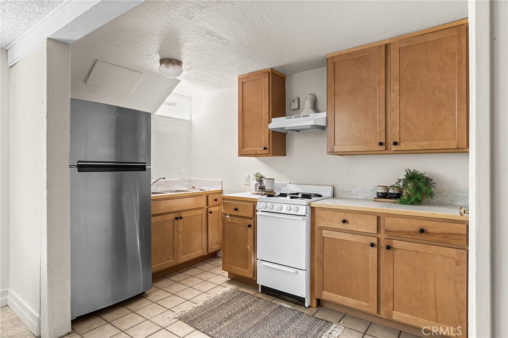 587 East 3rd Street Chico, CA 95928 - Photo 49 of 73 Lower unit