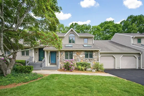$579,900 | 5 Magnolia Drive, Unit 5, Franklin, MA 02038