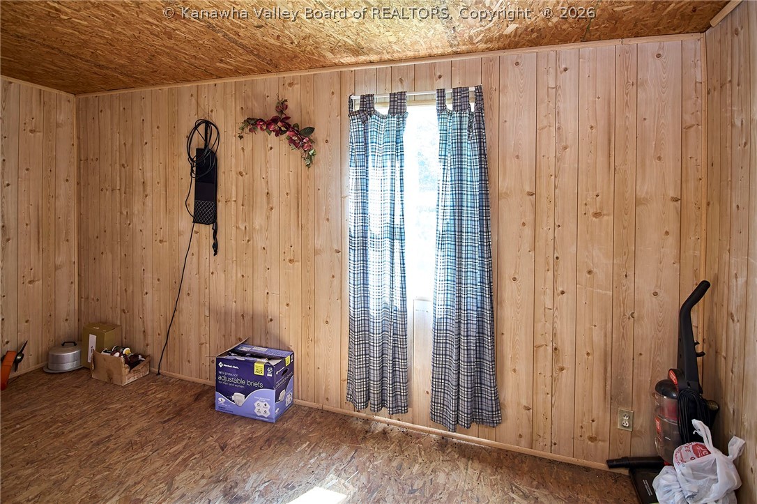 498 Little Queen Road Clendenin, WV 25045 - Photo 22 of 37 Gallery Image 22