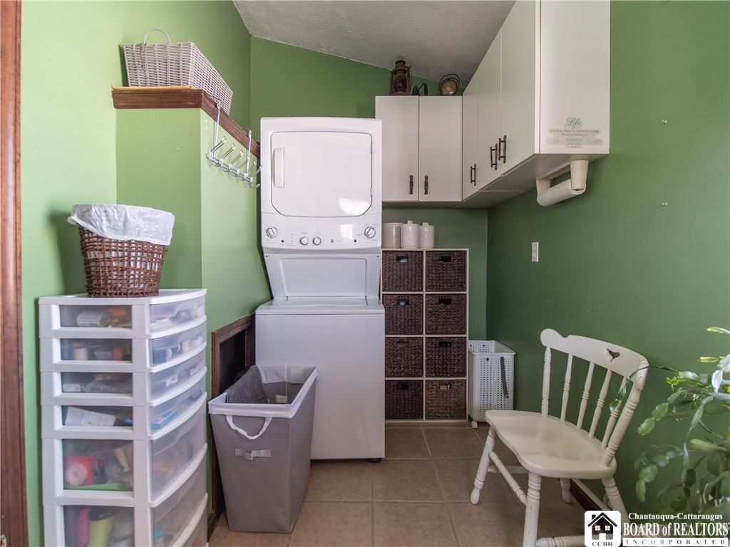 10391 West Side Hill Road Ripley, NY 14775 - Photo 29 of 49 Entryway and laundry in back apartment