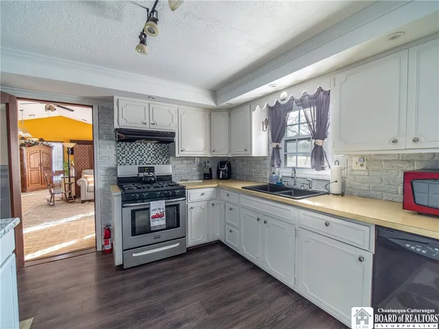 $270,000 | 10391 West Side Hill Road, Ripley, NY 14775