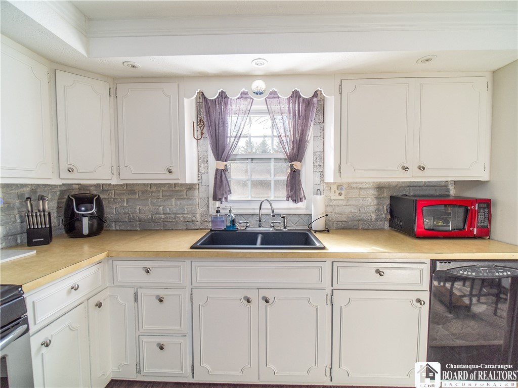 10391 West Side Hill Road Ripley, NY 14775 - Photo 33 of 49 Back apartment kitchen