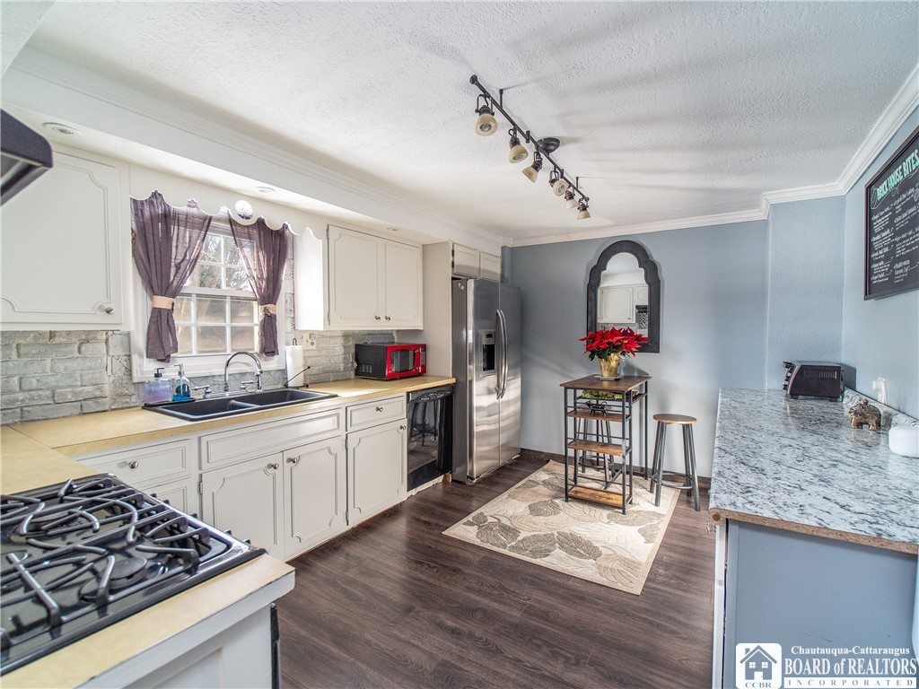 10391 West Side Hill Road Ripley, NY 14775 - Photo 34 of 49 Back apartment kitchen