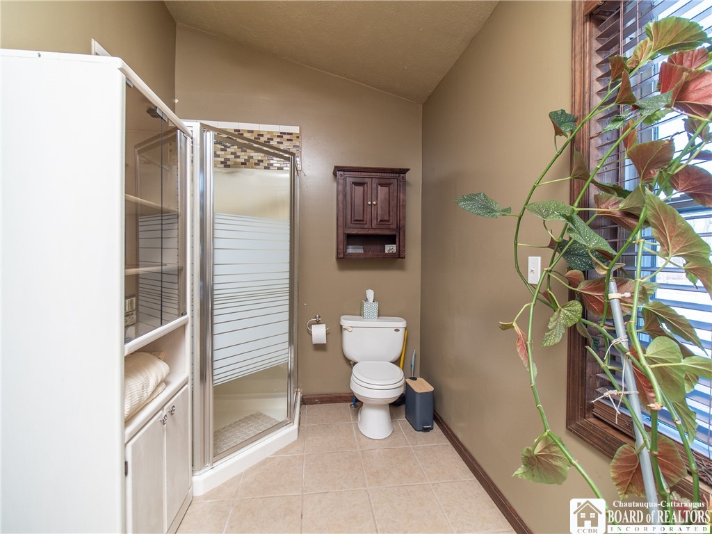 10391 West Side Hill Road Ripley, NY 14775 - Photo 37 of 49 Back apartment bathroom