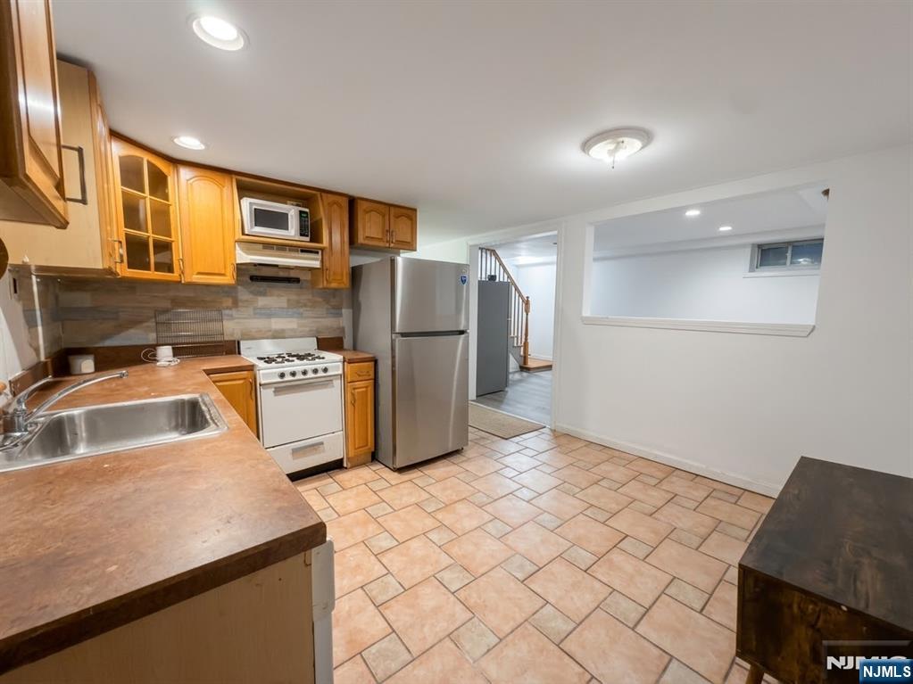 754 Kingsland Avenue Ridgefield, NJ 07657 - Photo 12 of 15 Gallery Image 12