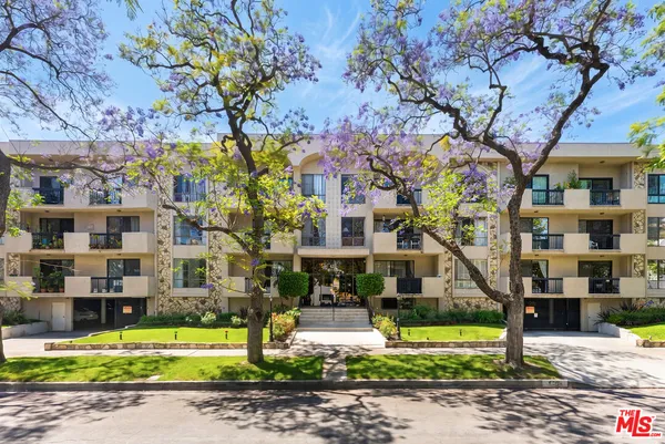 $1,595,000 | 423 North Palm Drive, Unit 102, Beverly Hills, CA 90210
