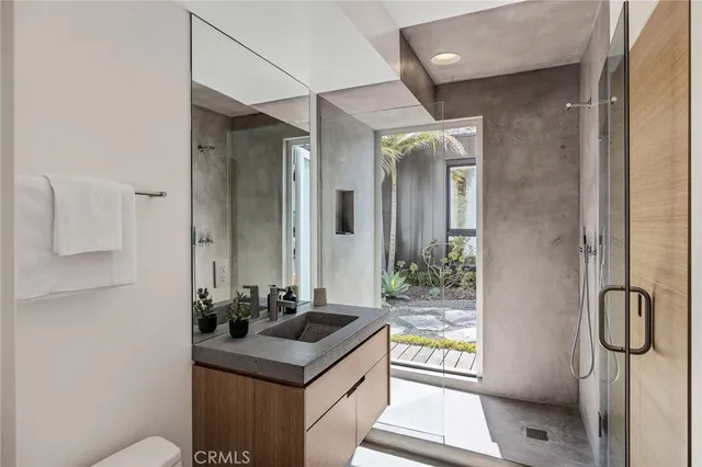 $39,500 | 27 Driftwood Street, Marina del Rey, CA 90292