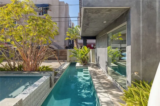 $39,500 | 27 Driftwood Street, Marina del Rey, CA 90292