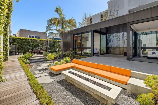 $39,500 | 27 Driftwood Street, Marina del Rey, CA 90292