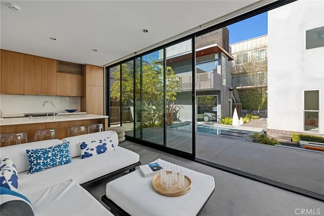 $39,500 | 27 Driftwood Street, Marina del Rey, CA 90292