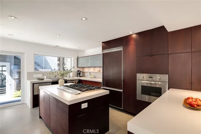 $39,500 | 27 Driftwood Street, Marina del Rey, CA 90292