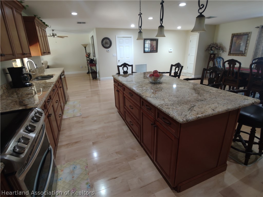 2323 Country Hill Road Sebring, FL 33872 - Photo 4 of 35 Gallery Image 4