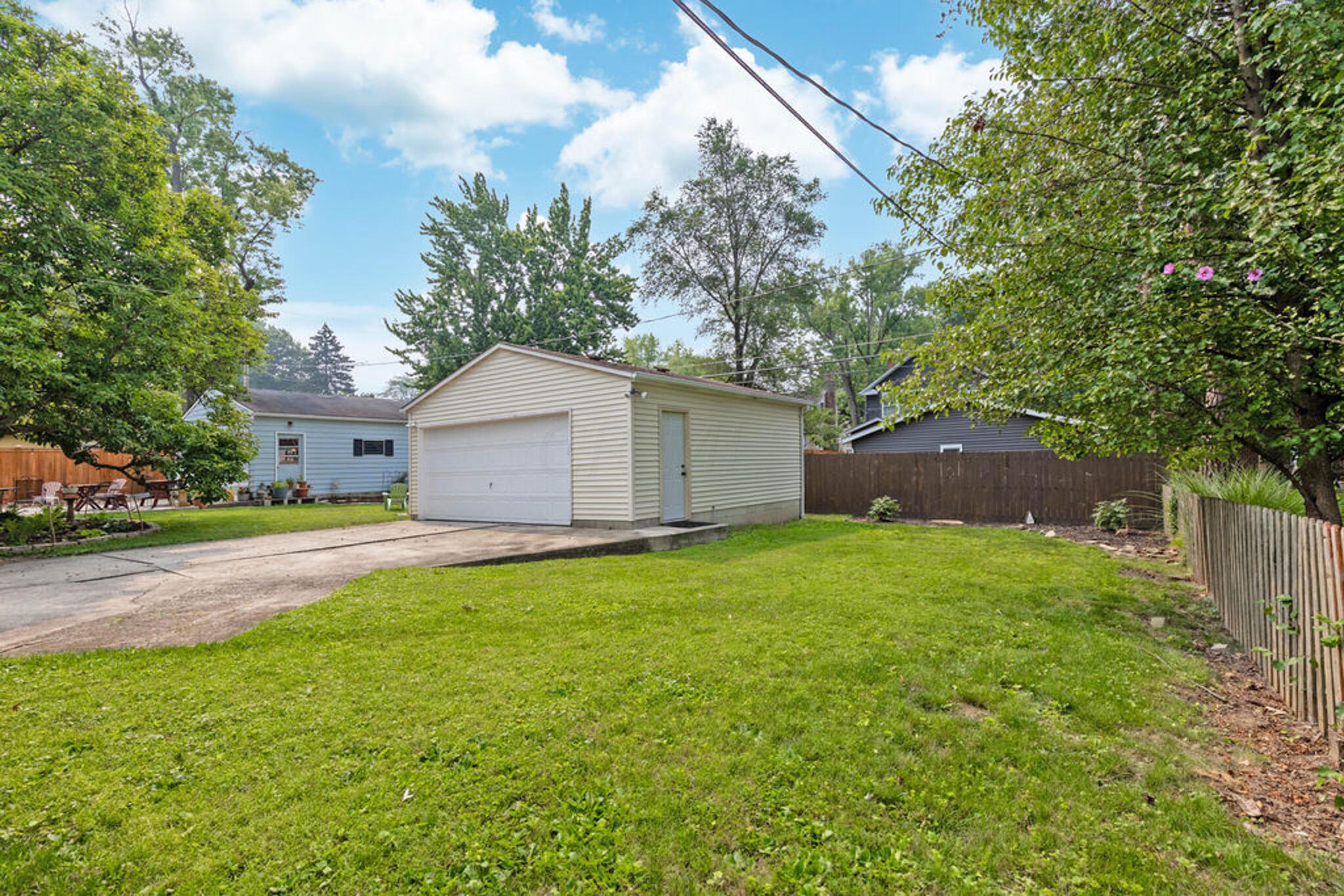 191 Blenheim Road Columbus, OH 43214 - Photo 21 of 23 Back Exterior