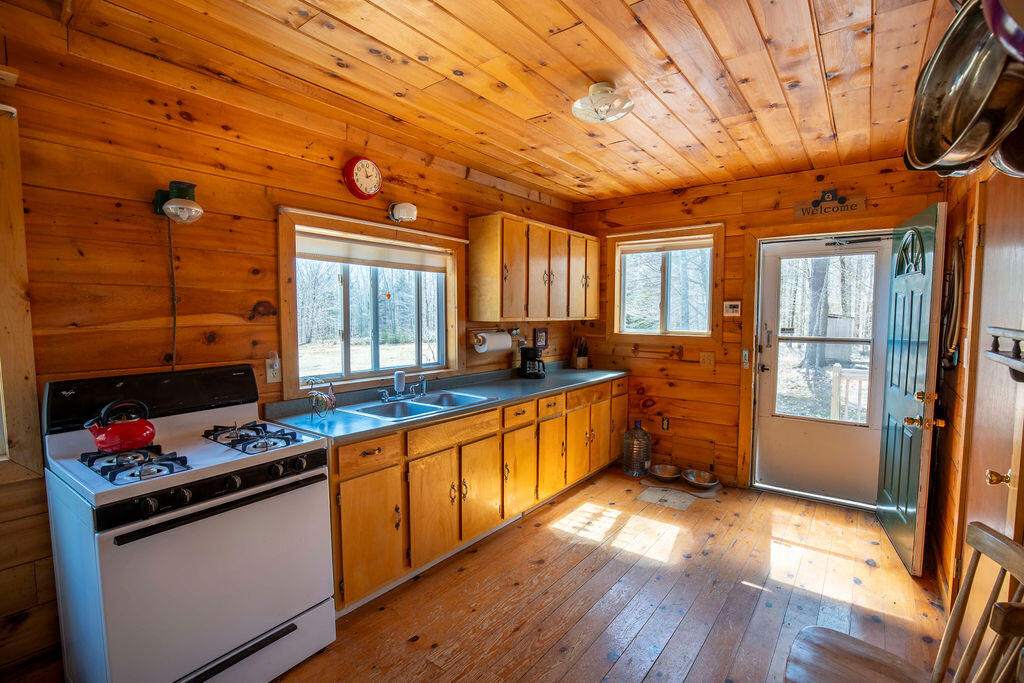 550 Butterfield Ridge Road Lincoln, ME 04457 - Photo 13 of 28 550ButterfieldRidgeRoad11