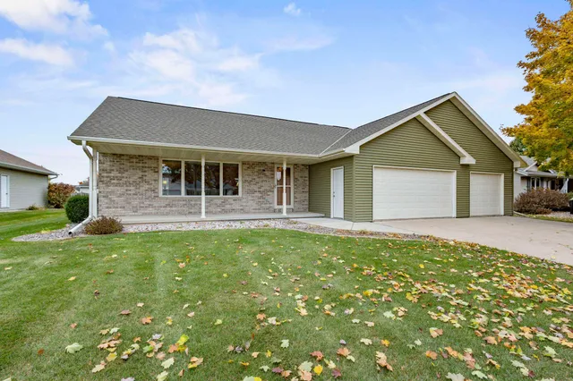$479,900 | 1275 Carmen Court, De Pere, WI 54115