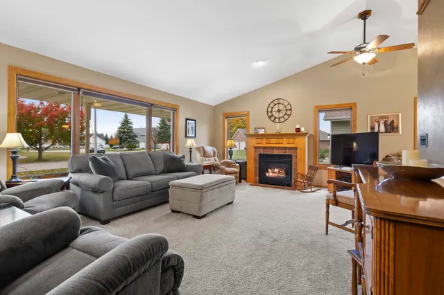 $479,900 | 1275 Carmen Court, De Pere, WI 54115