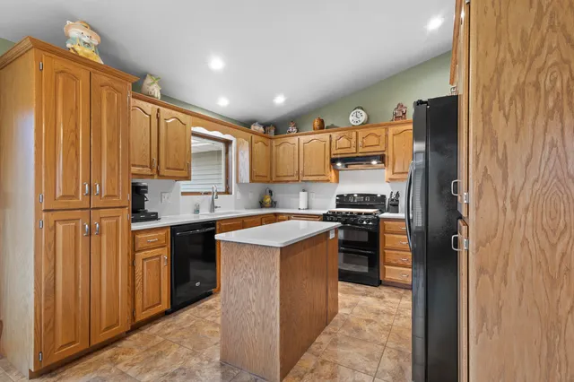 $479,900 | 1275 Carmen Court, De Pere, WI 54115