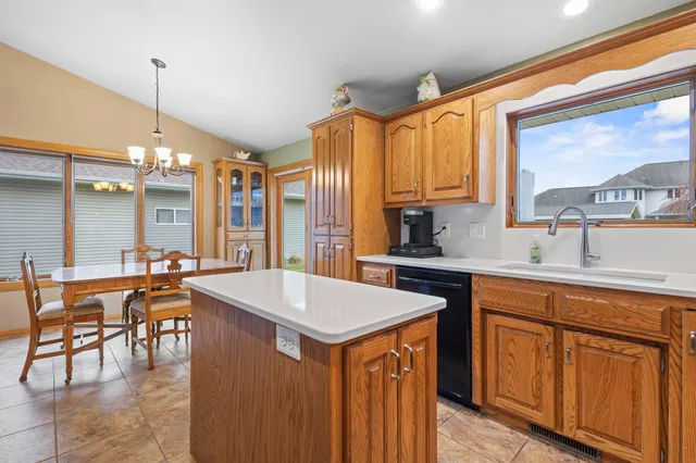 $479,900 | 1275 Carmen Court, De Pere, WI 54115