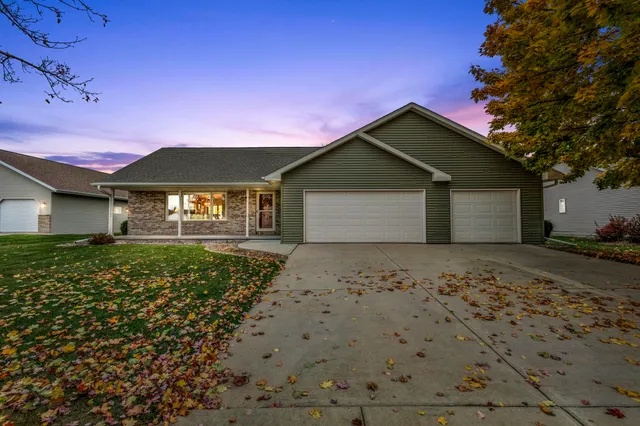 $479,900 | 1275 Carmen Court, De Pere, WI 54115