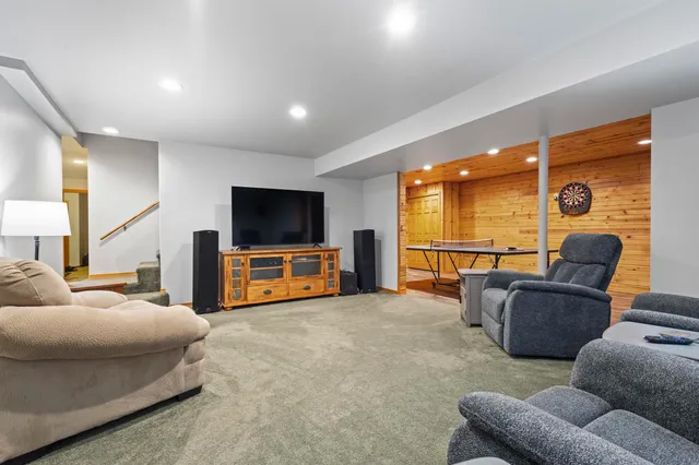 $479,900 | 1275 Carmen Court, De Pere, WI 54115