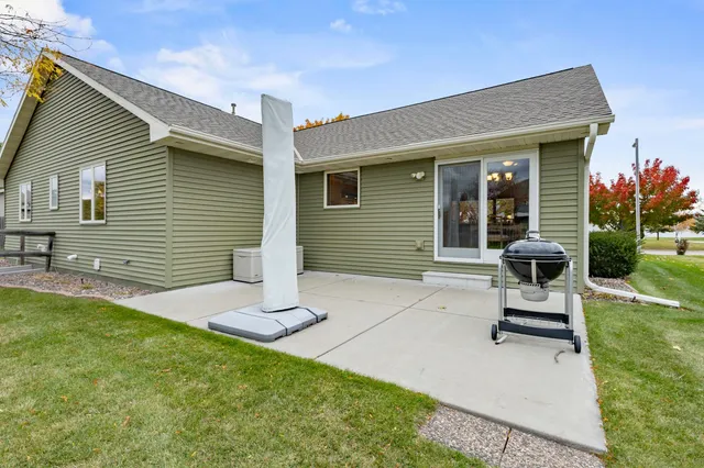 $479,900 | 1275 Carmen Court, De Pere, WI 54115