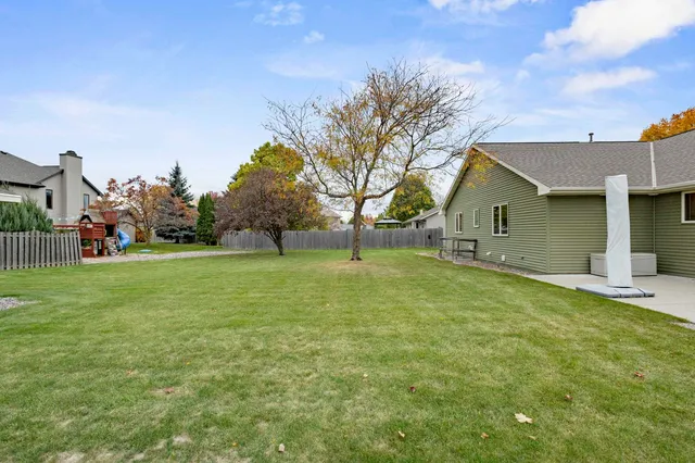 $479,900 | 1275 Carmen Court, De Pere, WI 54115