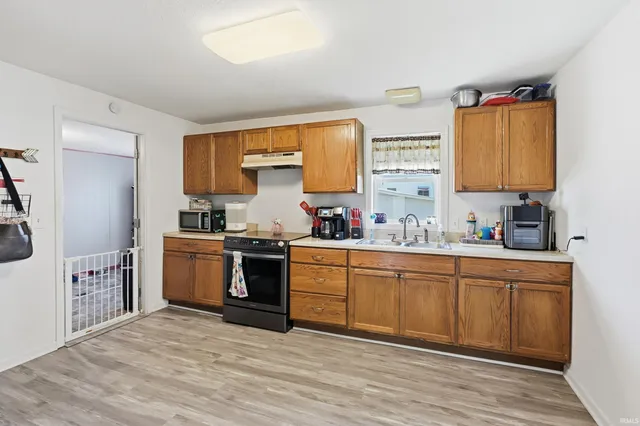 $169,900 | 1421 Charles Street, Huntington, IN 46750