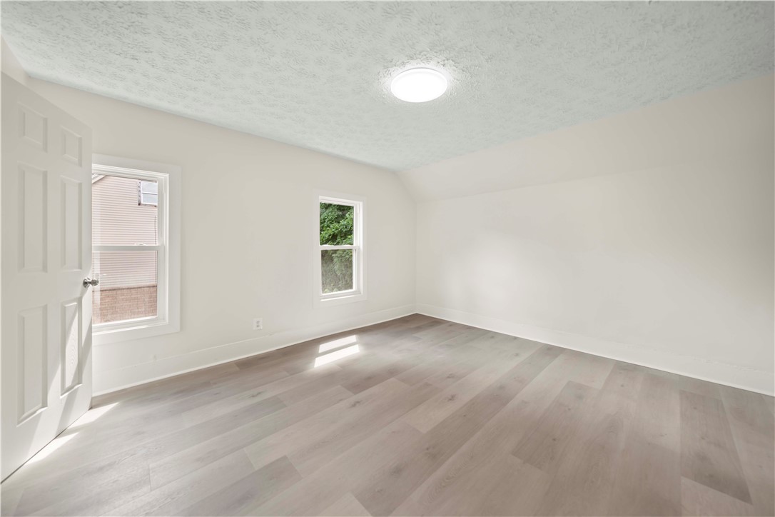 61 Lime Street Rochester, NY 14606 - Photo 29 of 35 Upper Unit