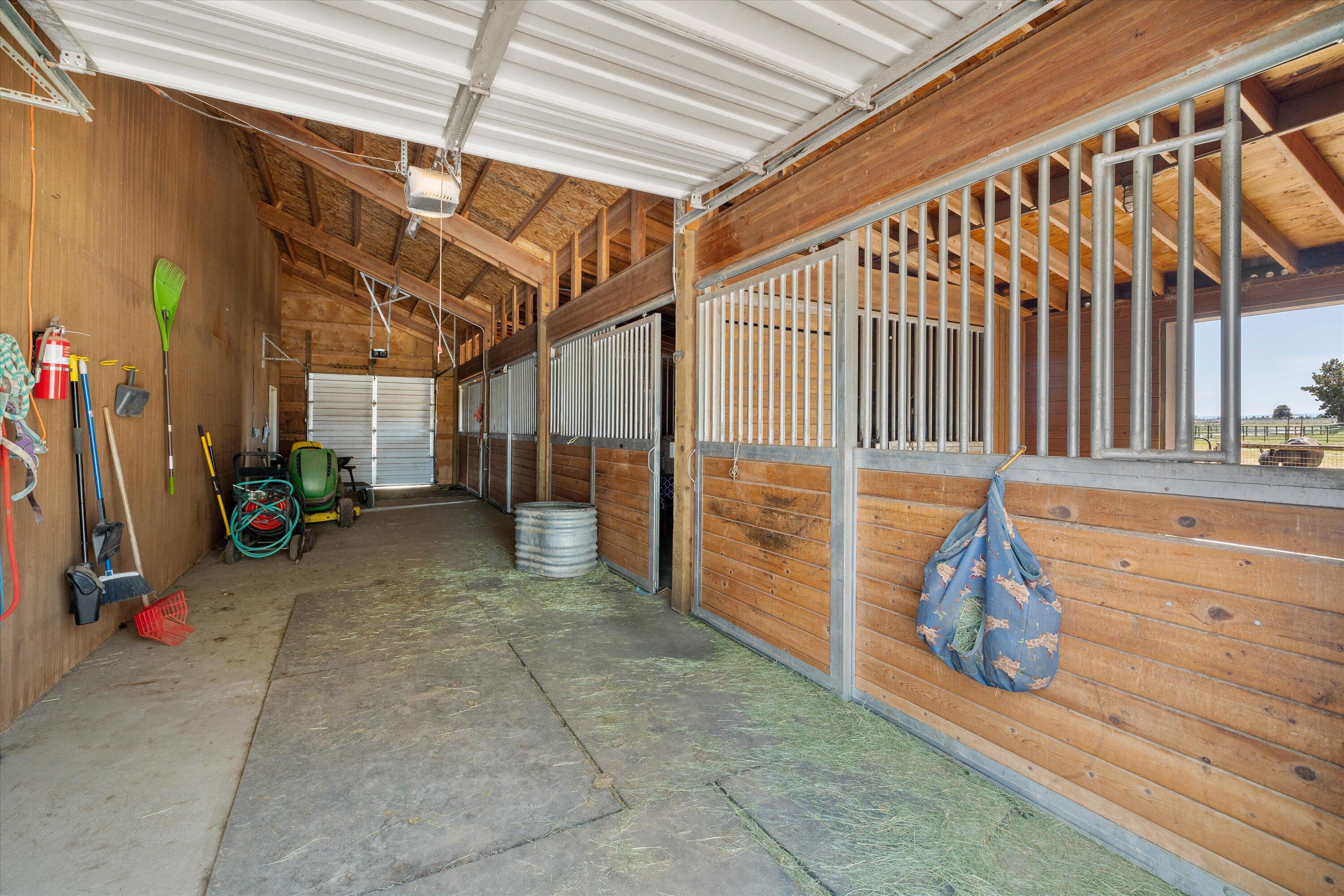18575 Couch Market Road Bend, OR 97703 - Photo 55 of 93 65-5742_250430_JILLROSELL