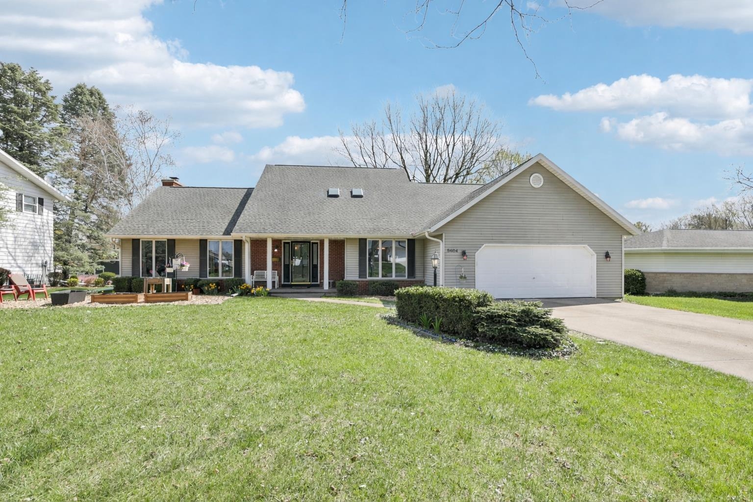 5604 Maldwyn Lane Madison, WI 53716 - Photo 2 of 73
