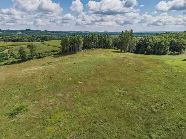 $949,900 | S1312 Brandt Road, La Valle, WI 53941