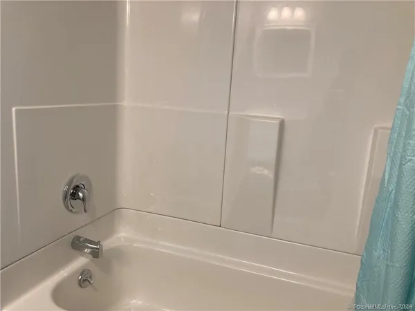 $2,400 | 31 Daggett Street, Milford, CT 06460