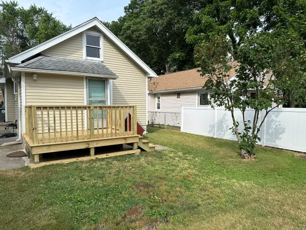 $2,400 | 31 Daggett Street, Milford, CT 06460
