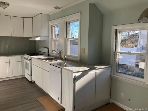 $2,400 | 31 Daggett Street, Milford, CT 06460