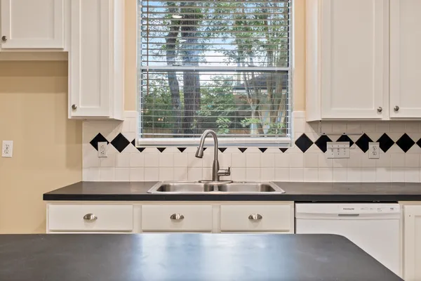 $465,000 | 71 North Acacia Park Circle, The Woodlands, TX 77382