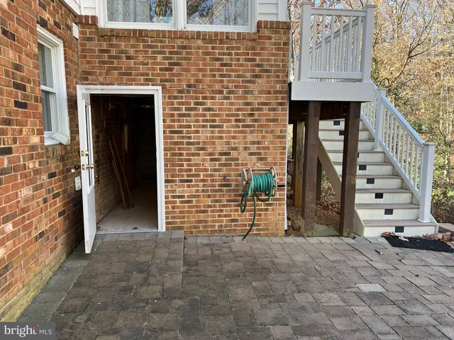 $4,250 | 6830 Pacific Lane, Annandale, VA 22003