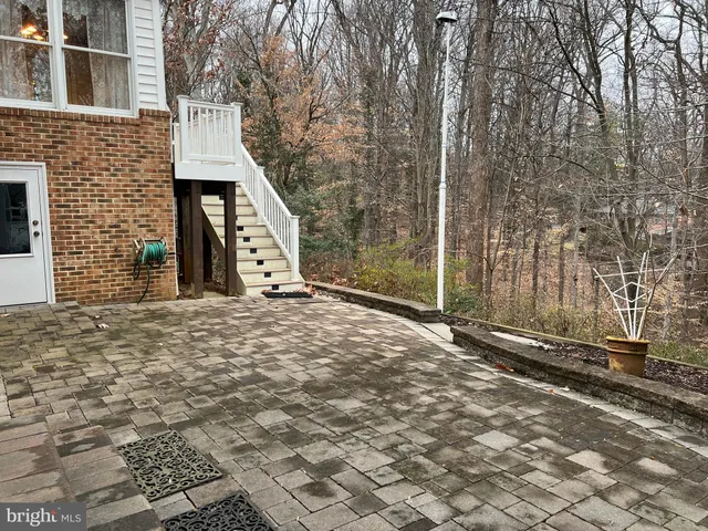 $4,250 | 6830 Pacific Lane, Annandale, VA 22003