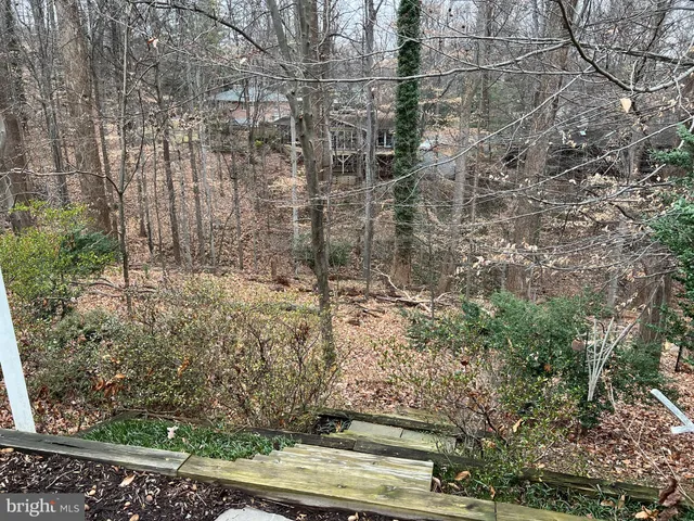 $4,250 | 6830 Pacific Lane, Annandale, VA 22003