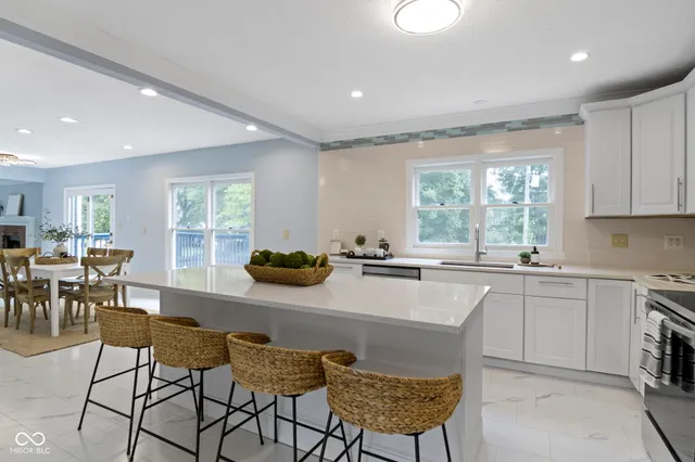 $575,000 | 9259 Oak Knoll Lane, Fishers, IN 46037